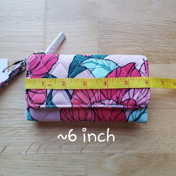 NWT Vera Bradley Smartphone Wristlet - Picture 6 of 8
